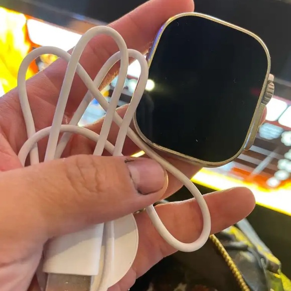 Apple Watch Ultra 2 - Picture 3 of 6